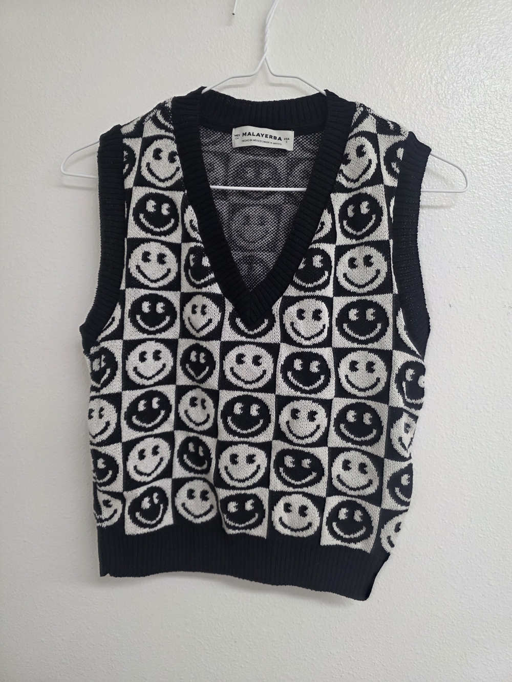 Black & White Smiley V-Neck Sweater Vest (0587)